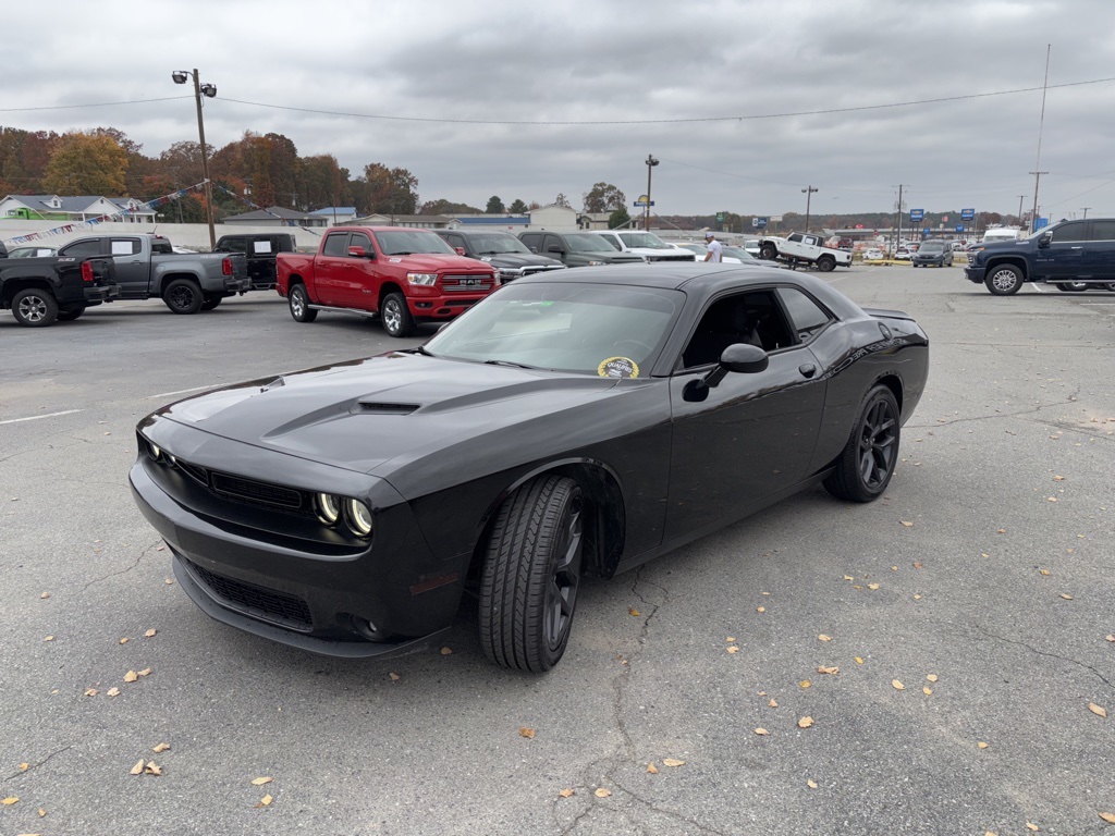 2021 Dodge Challenger SXT photo 2