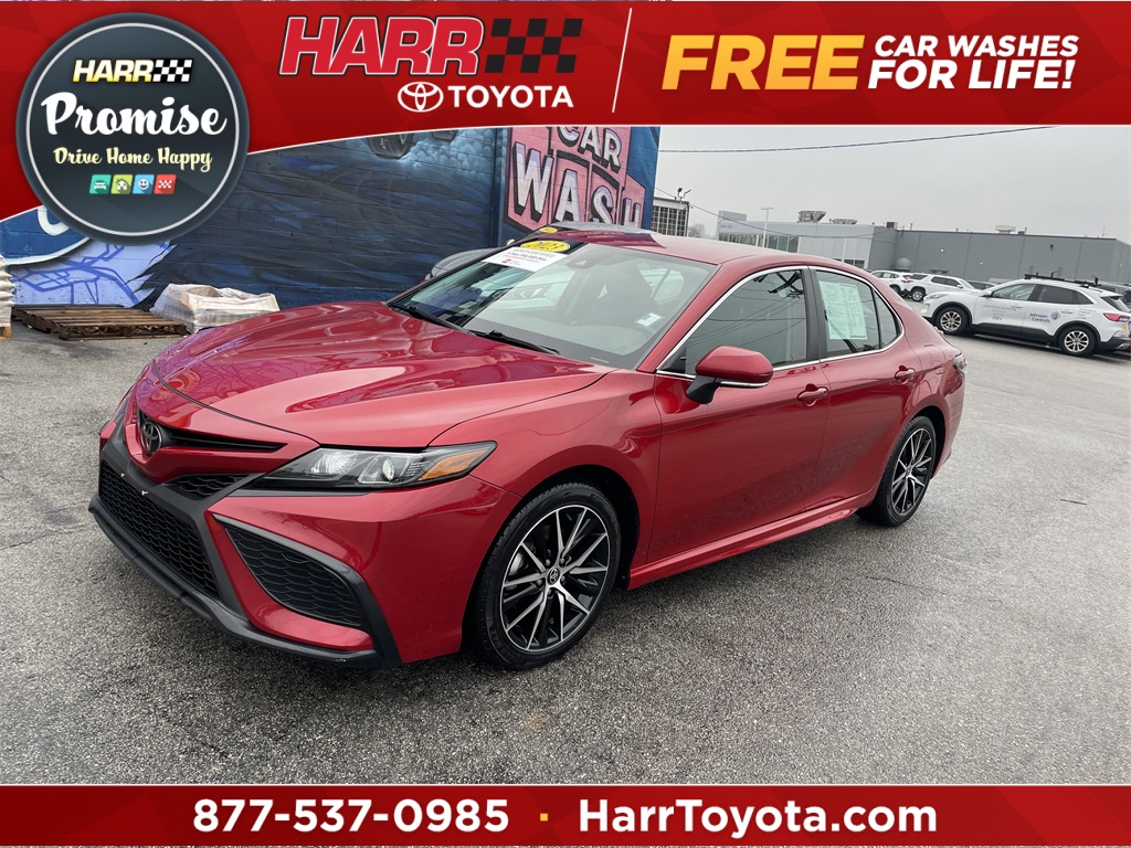 2023 Toyota Camry SE's photo