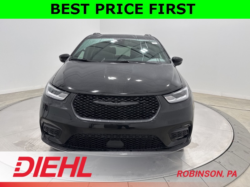 2026 Chrysler Pacifica Limited photo 2