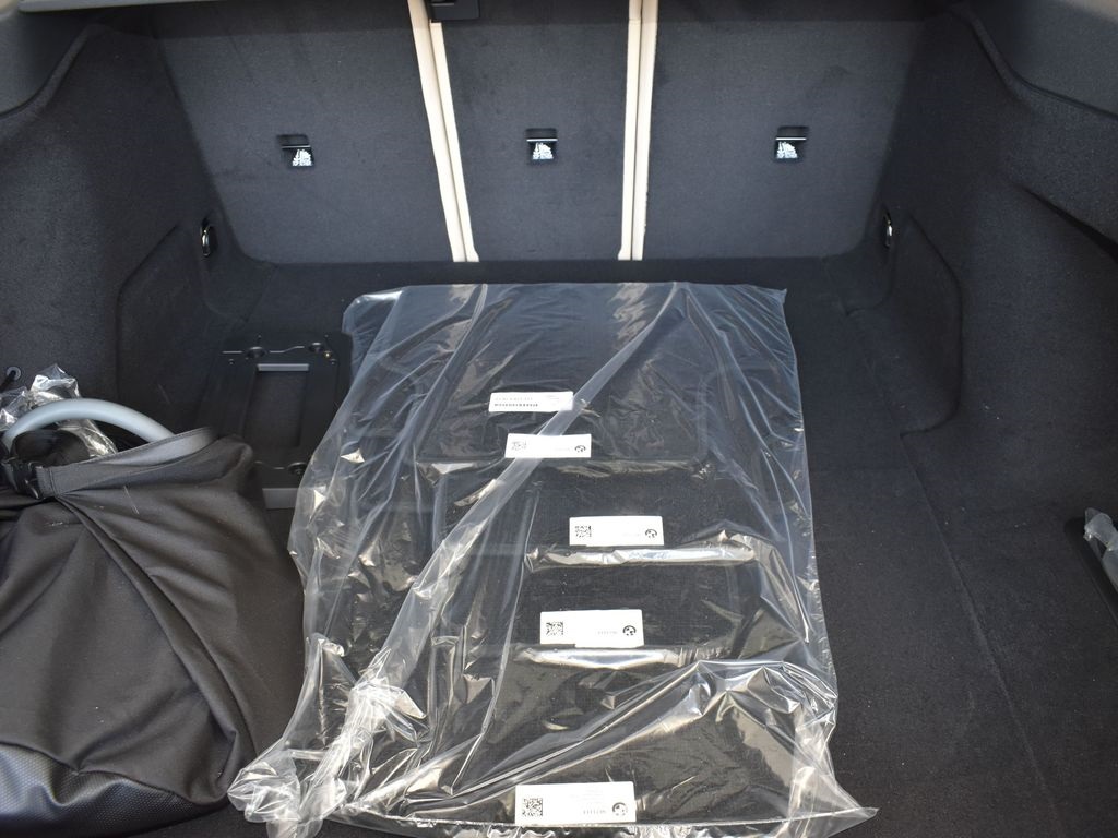 2025 Black Sapphire Metallic BMW i4 eDrive40 RWD Hatchback