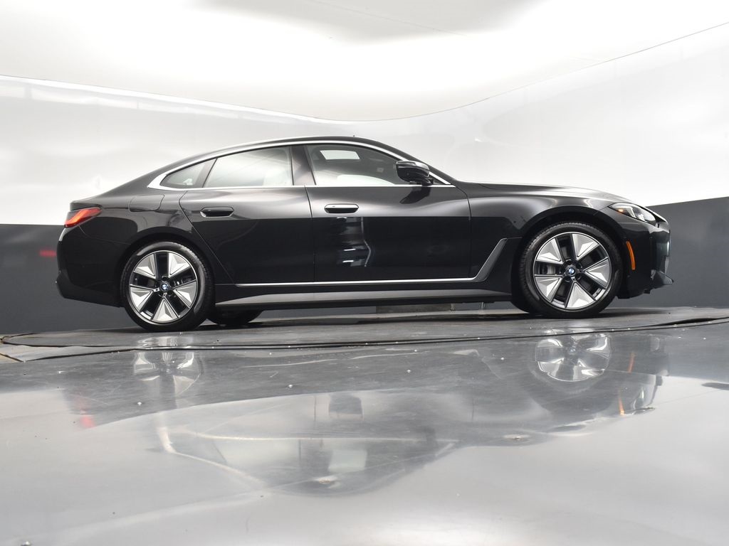 2025 Black Sapphire Metallic BMW i4 eDrive40 RWD Hatchback
