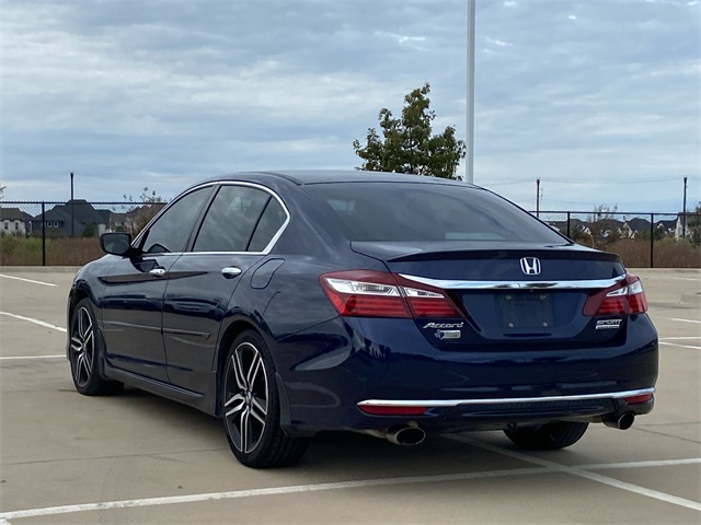2017 Honda Accord Sport photo 4