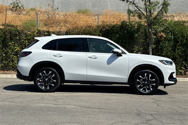 2026 Honda HR-V EX-L photo 3