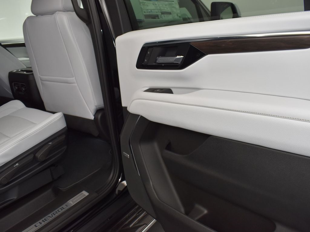 2025 Black Chevrolet Suburban Premier RWD SUV