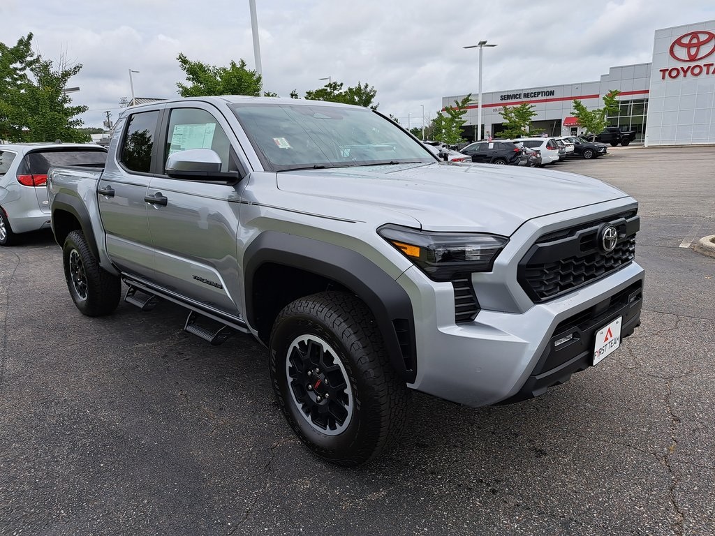 2025 Toyota Tacoma TRD Off-Road Double Cab photo 4