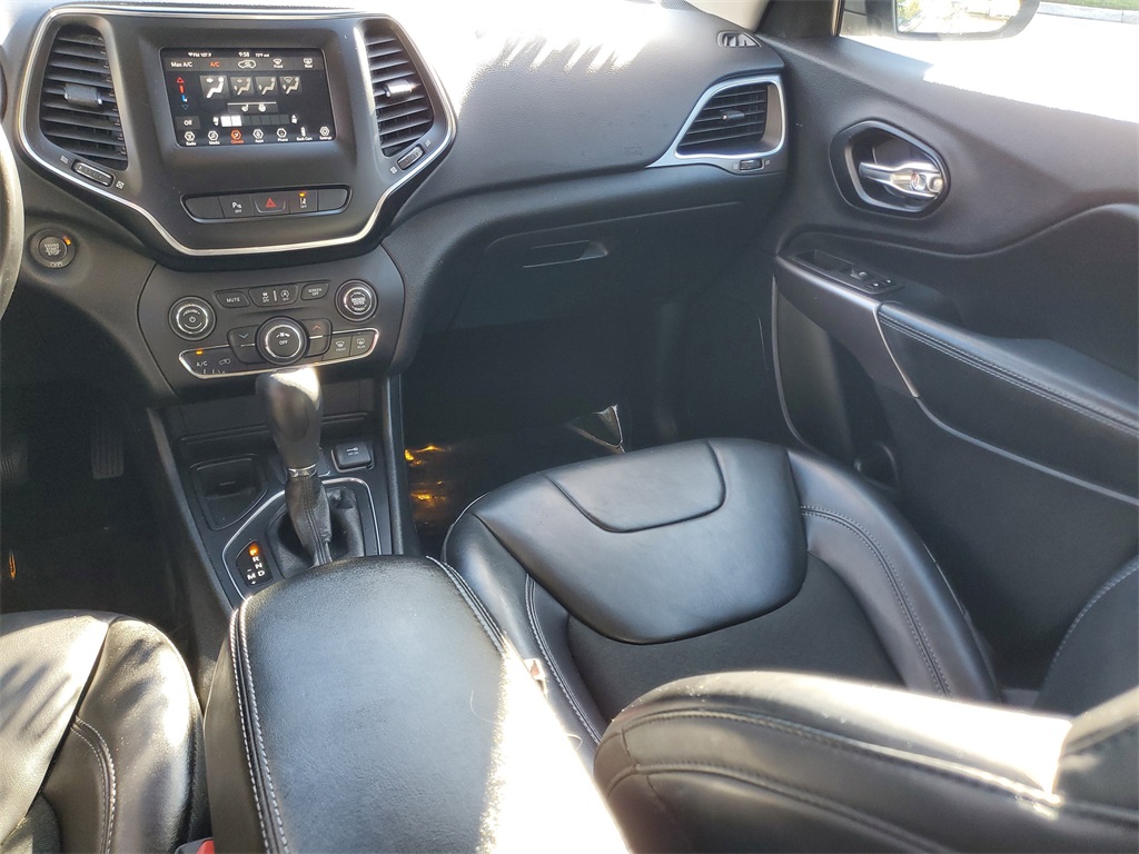 used 2021 Jeep Cherokee car, priced at $15,685