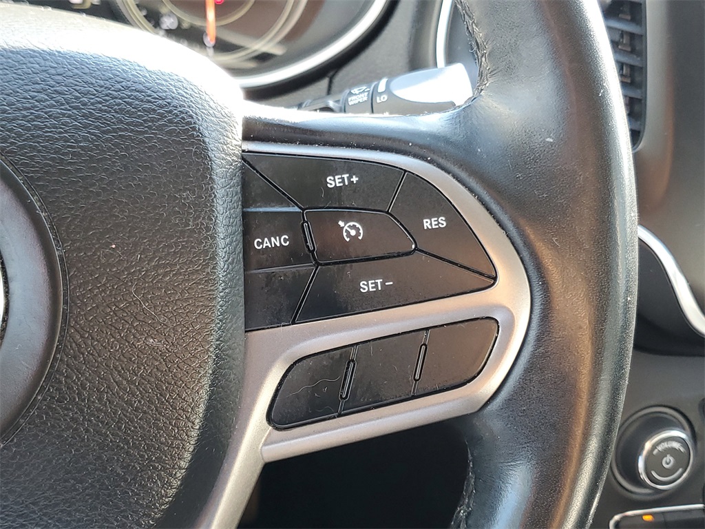 used 2021 Jeep Cherokee car, priced at $15,685