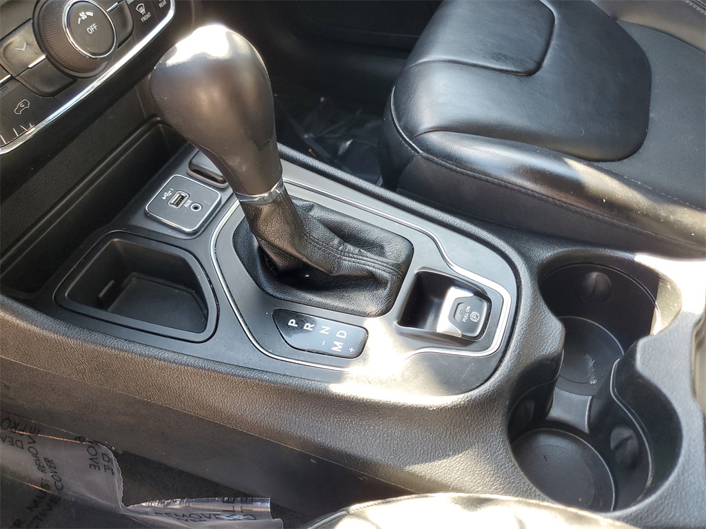 used 2021 Jeep Cherokee car, priced at $15,685