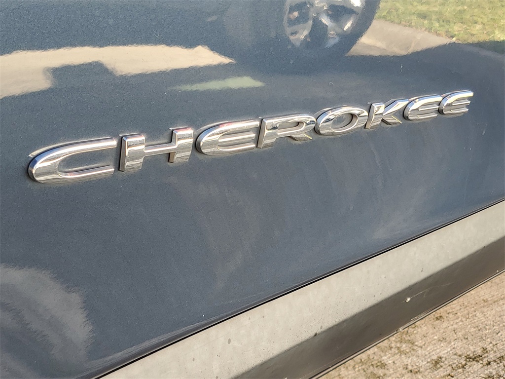 used 2021 Jeep Cherokee car, priced at $15,685
