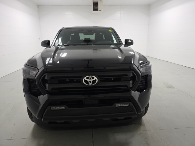 2025 Toyota Tacoma SR5 4x4 Double Cab photo 2