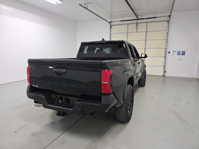 2025 Toyota Tacoma SR5 4x4 Double Cab photo 4