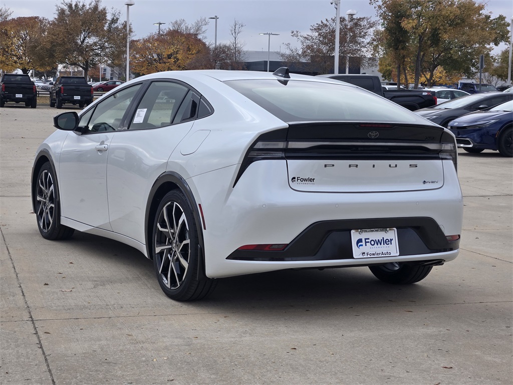 2026 Toyota Prius Plug-in Hybrid XSE photo 3