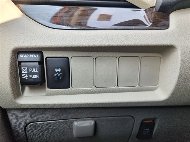 2020 Toyota Sienna XLE photo 19