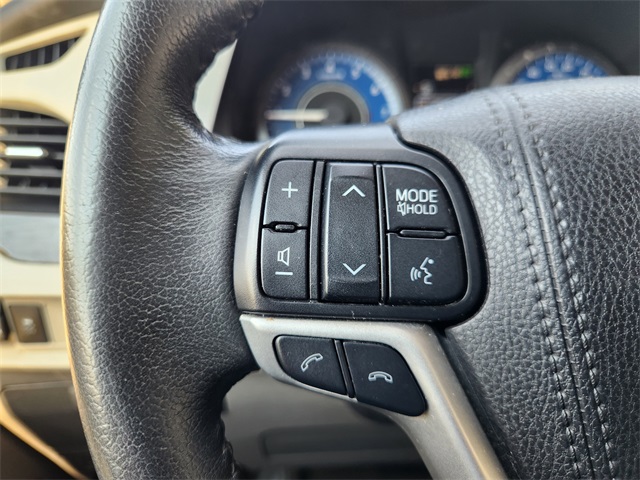 2020 Toyota Sienna XLE photo 25