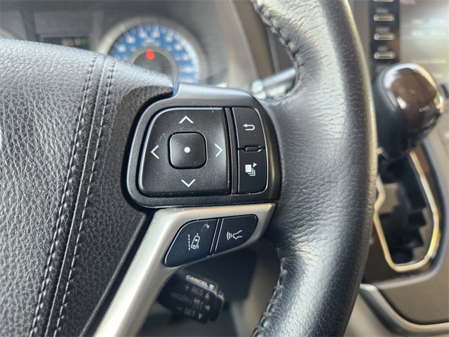 2020 Toyota Sienna XLE photo 26