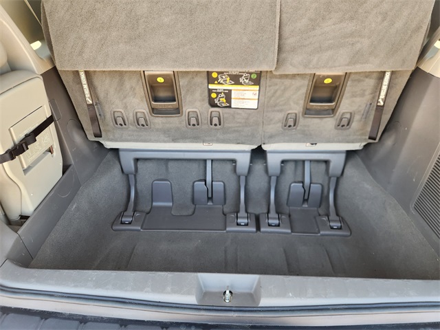 2020 Toyota Sienna XLE photo 28