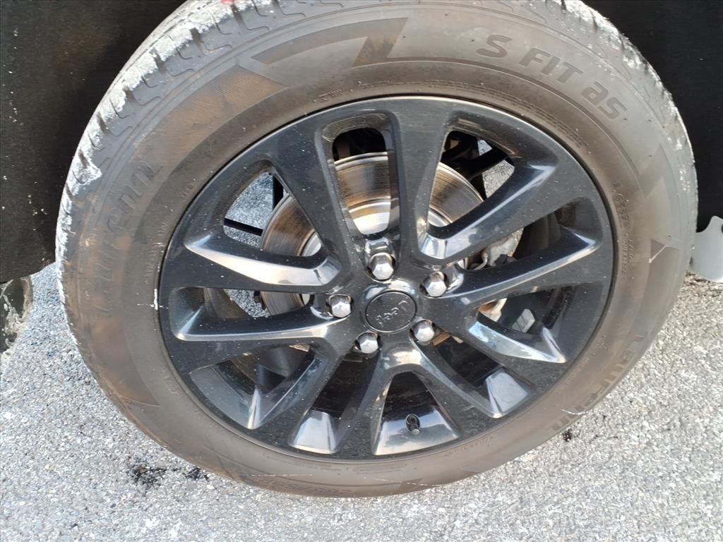 used 2021 Jeep Grand Cherokee car, priced at $22,900