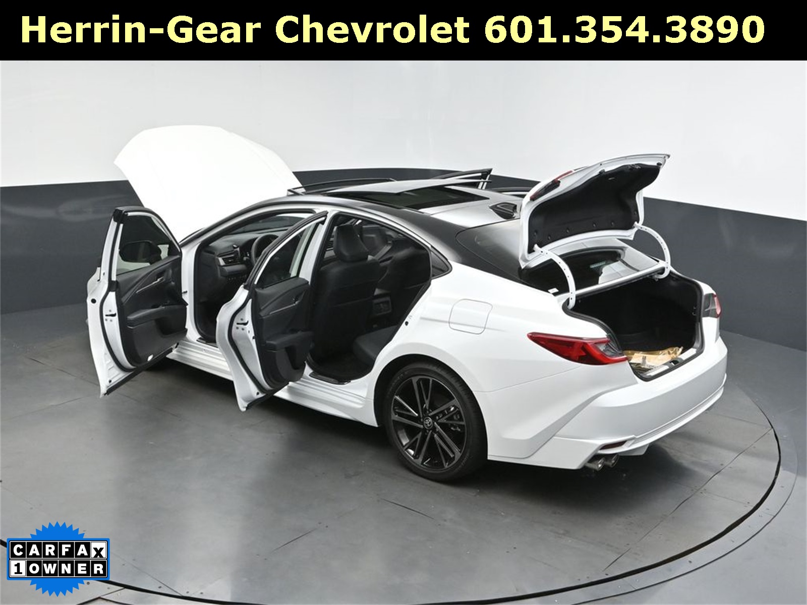 2025 Pear Toyota Camry XSE FWD Sedan
