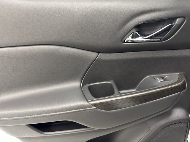 used 2023 GMC Acadia car, priced at $24,998