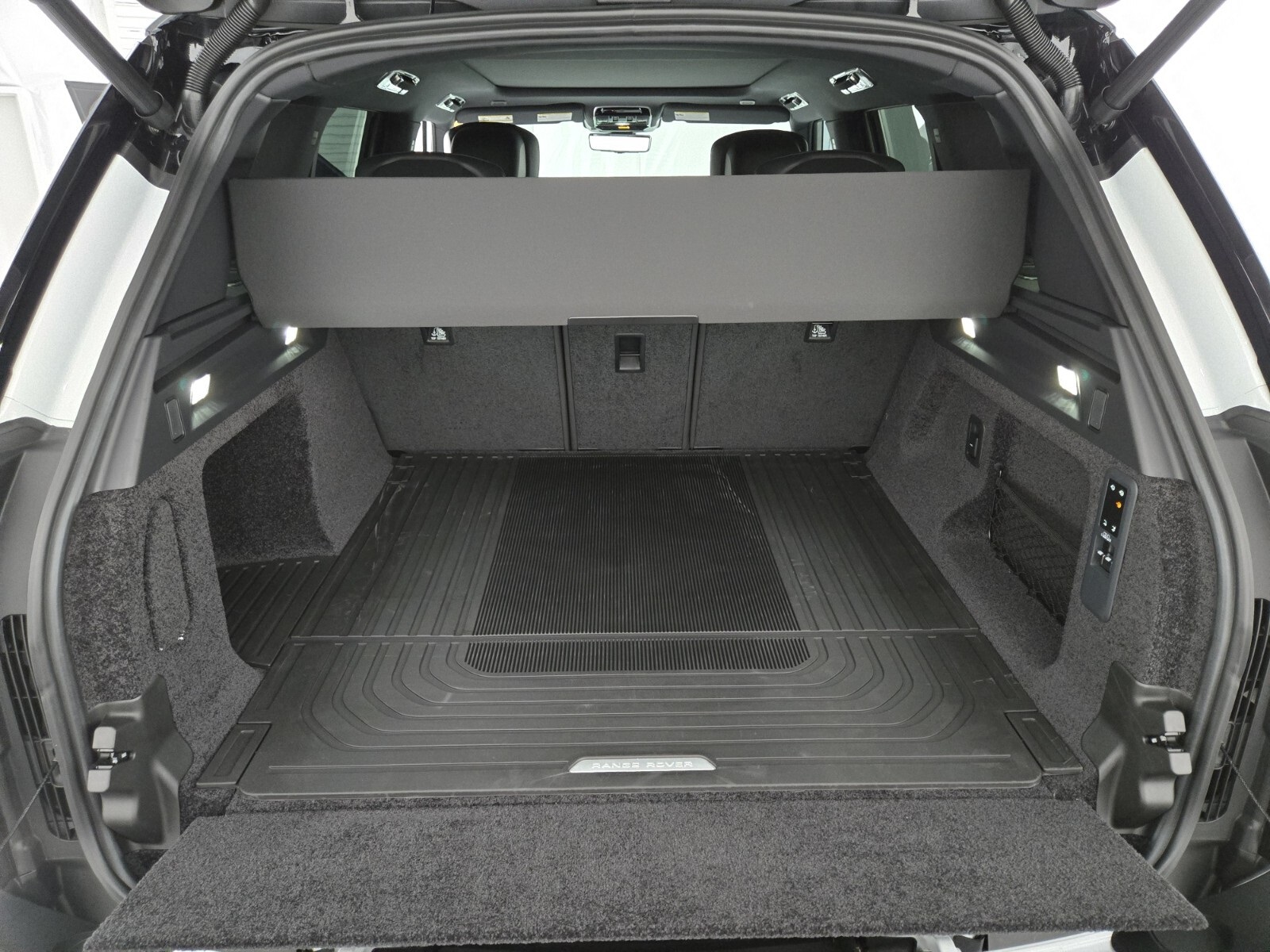 2025 Land Rover Range Rover Autobiography photo 12
