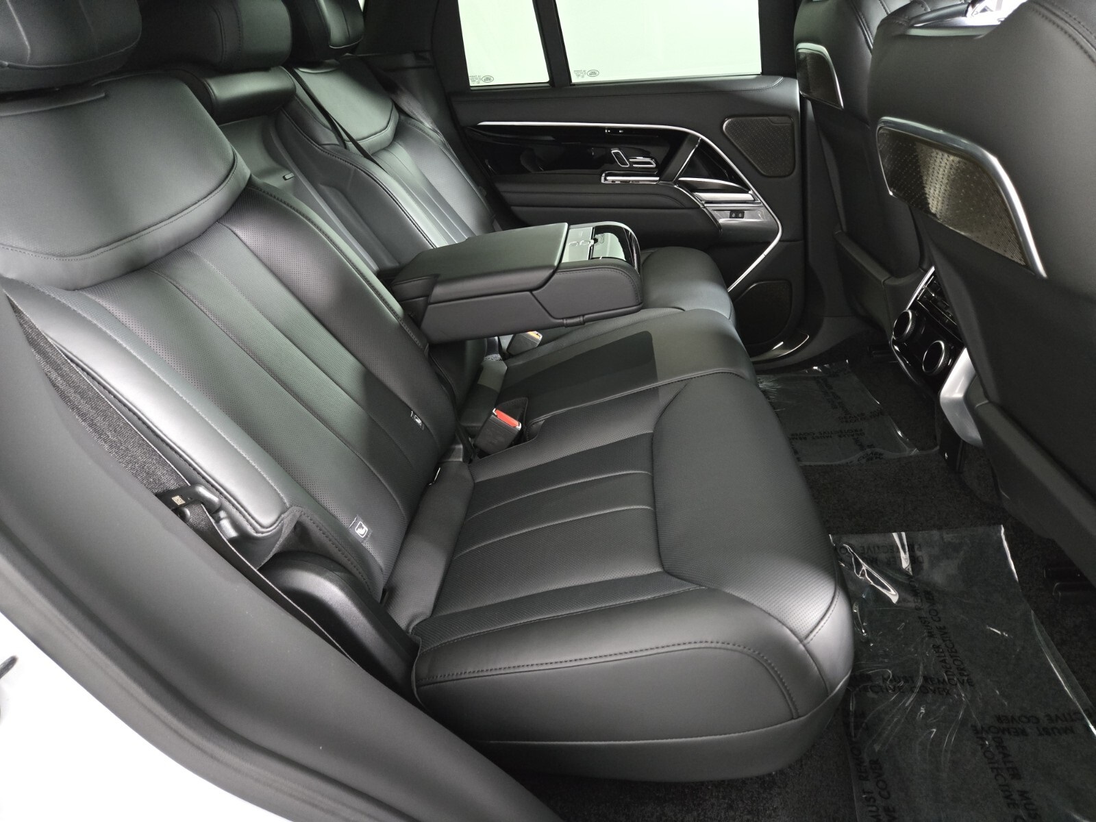 2025 Land Rover Range Rover Autobiography photo 17