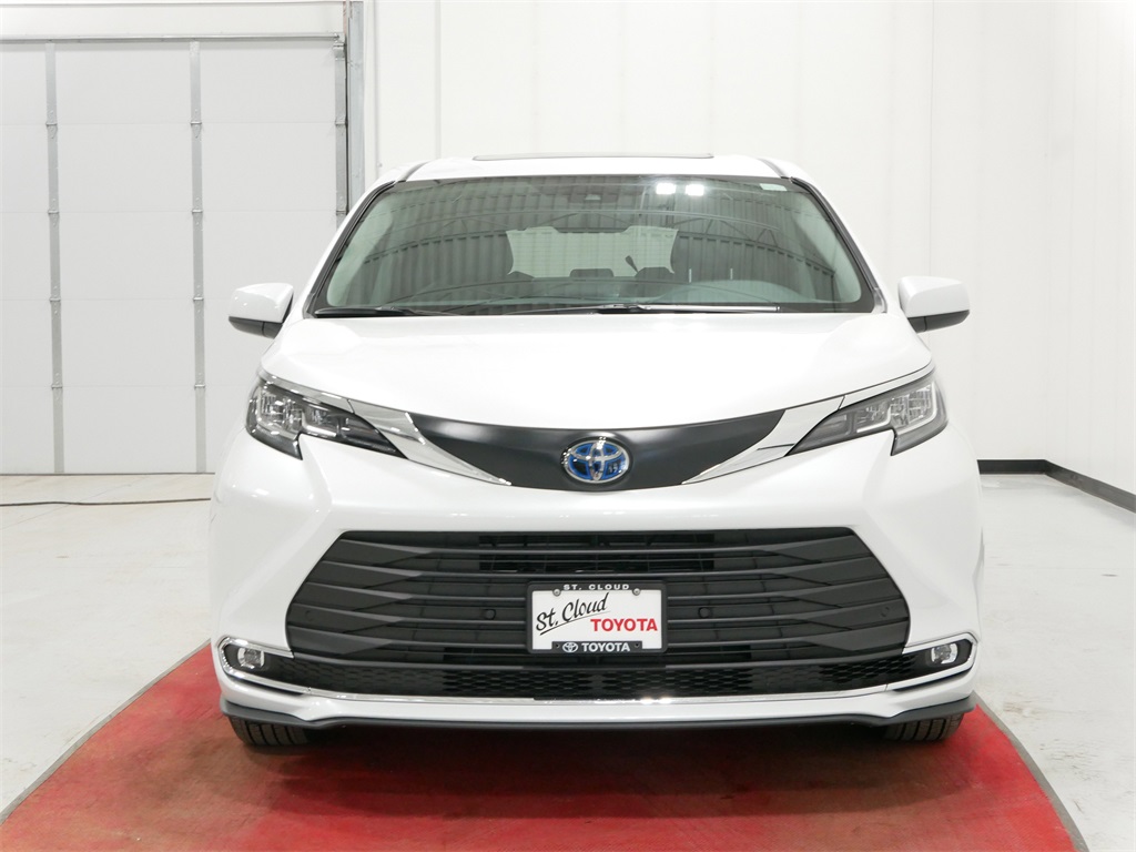 Used 2023 Toyota Sienna XLE with VIN 5TDYRKEC5PS175150 for sale in Waite Park, Minnesota