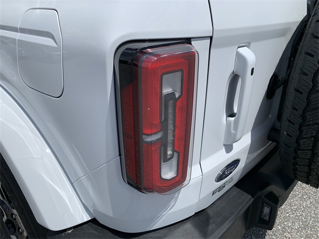 2025 Oxford White Ford Bronco Outer Banks 4X4 SUV