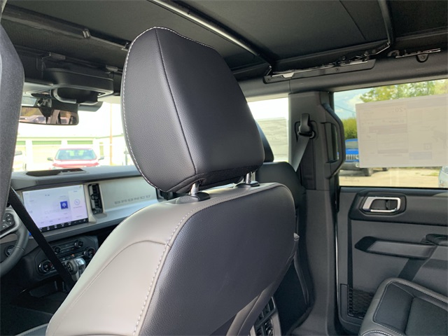 2025 Oxford White Ford Bronco Outer Banks 4X4 SUV