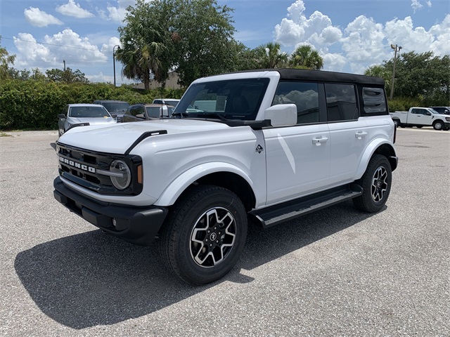 2025 Oxford White Ford Bronco Outer Banks 4X4 SUV