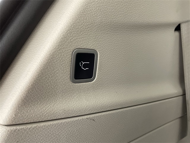 2023 Chrysler Pacifica Touring L photo