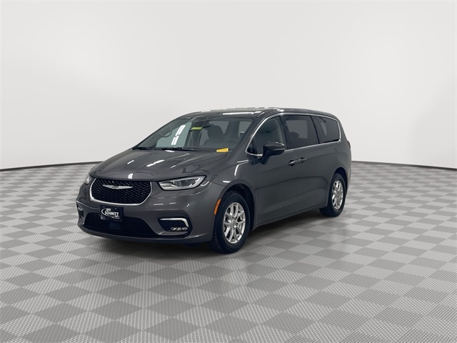 2023 Chrysler Pacifica Touring L photo