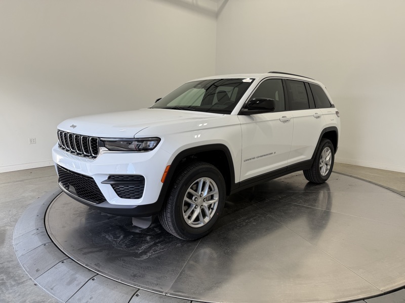 2025 Jeep Grand Cherokee Laredo X photo 3