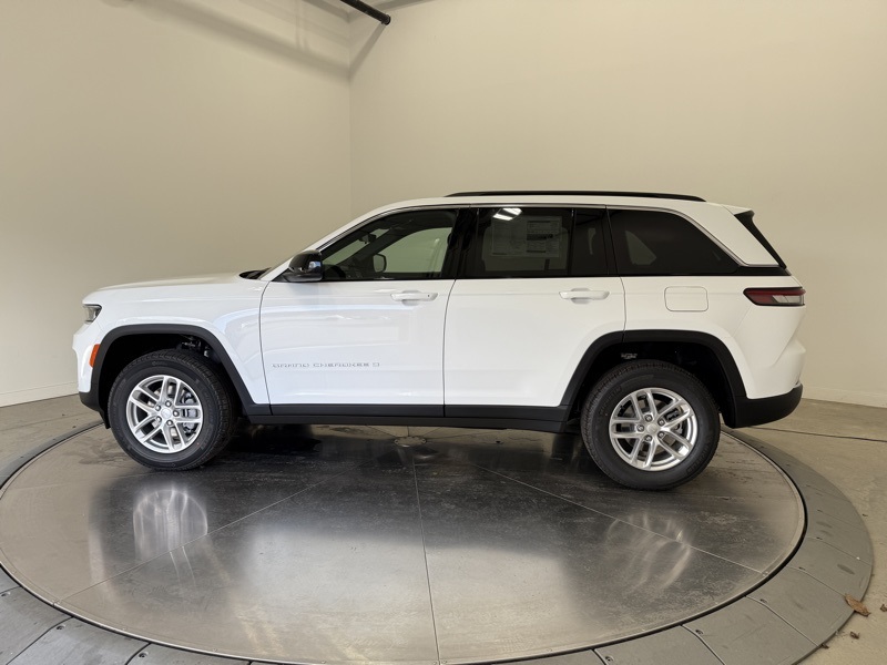 2025 Jeep Grand Cherokee Laredo X photo 4
