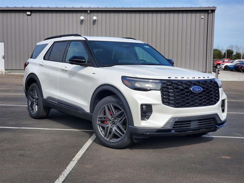 2025 Ford Explorer ST-Line photo 2