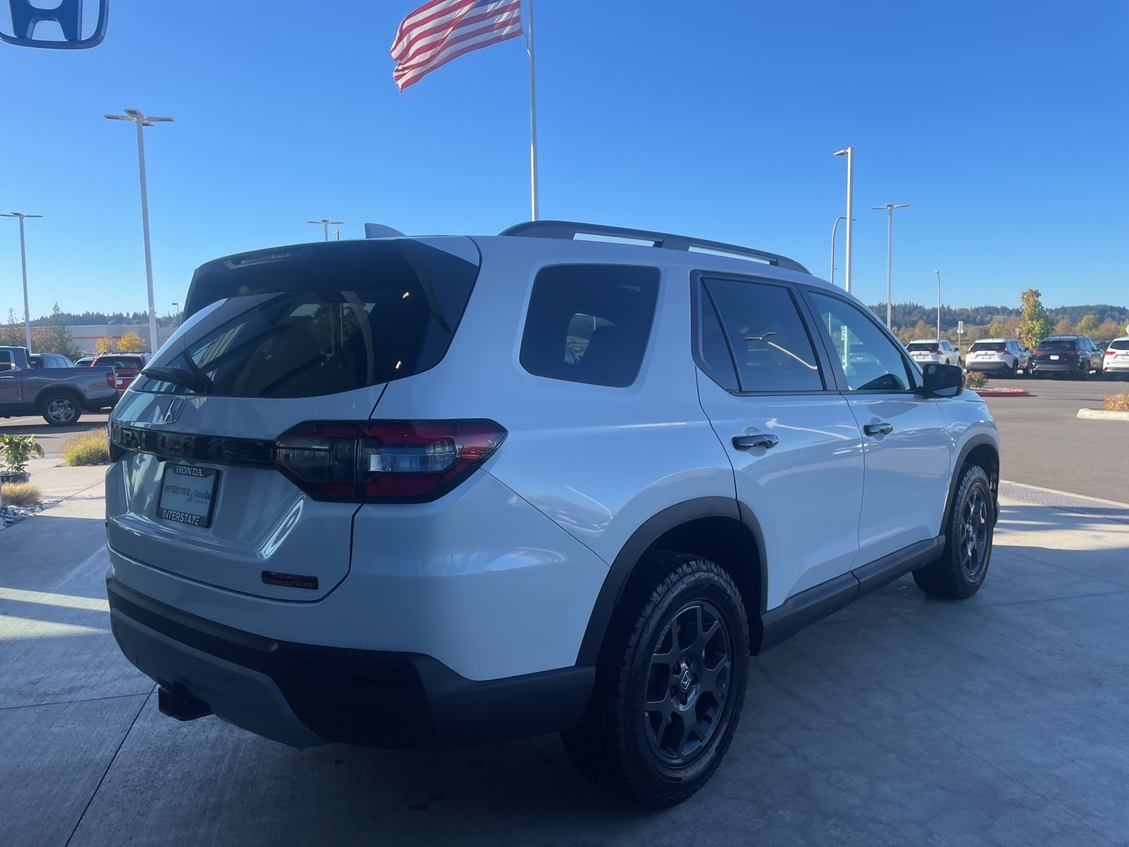 2025 Honda Pilot TrailSport photo 4