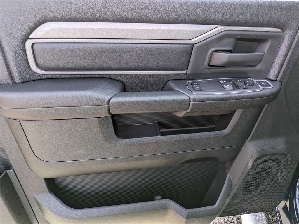2024 Ram 3500 Tradesman photo 17