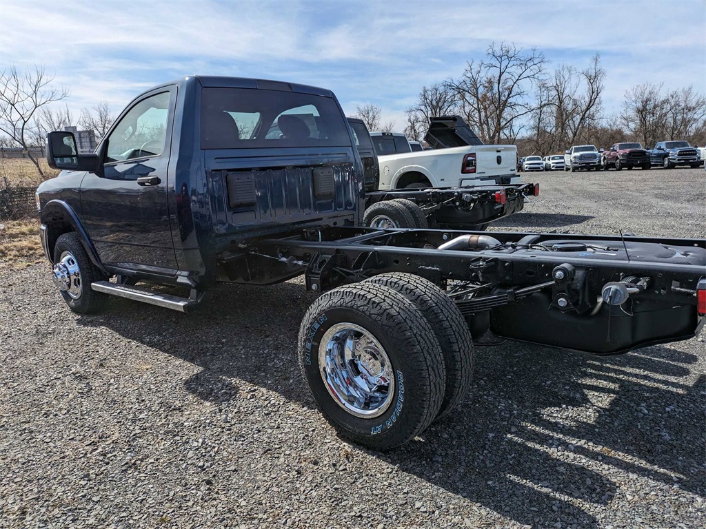 2024 Ram 3500 Tradesman photo 5