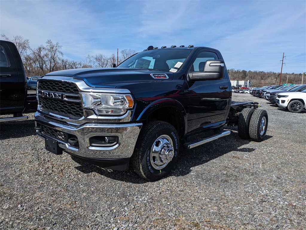2024 Ram 3500 Tradesman photo 7