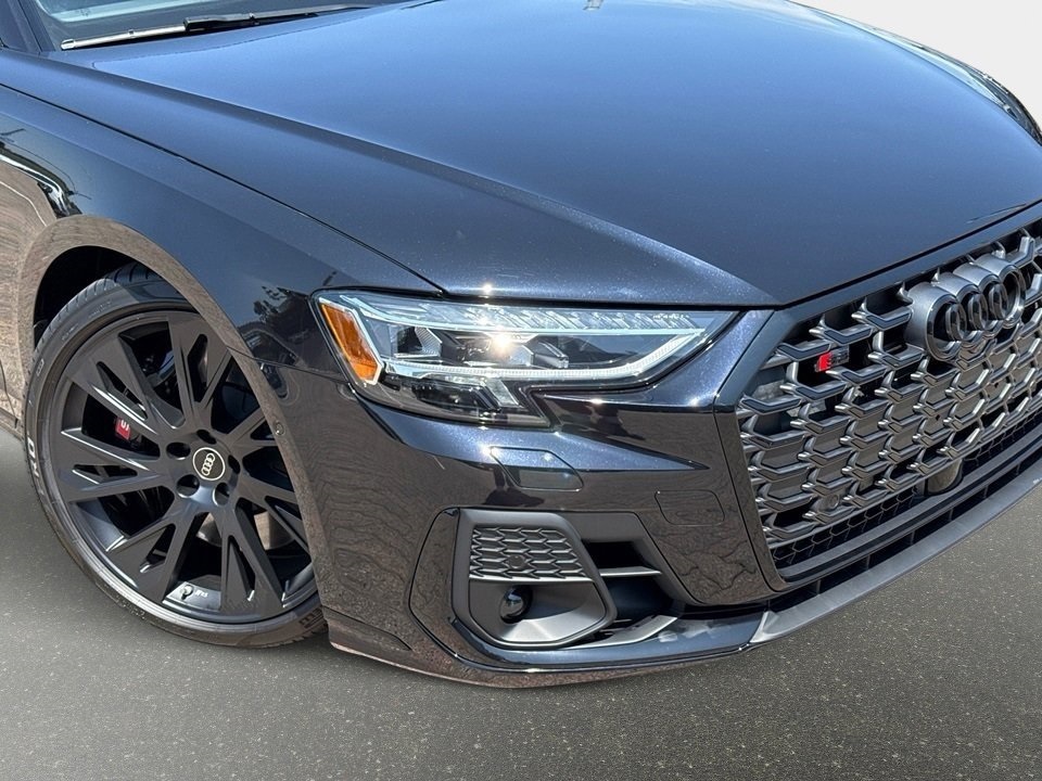 2025 Audi S8 4.0T Quattro photo 4
