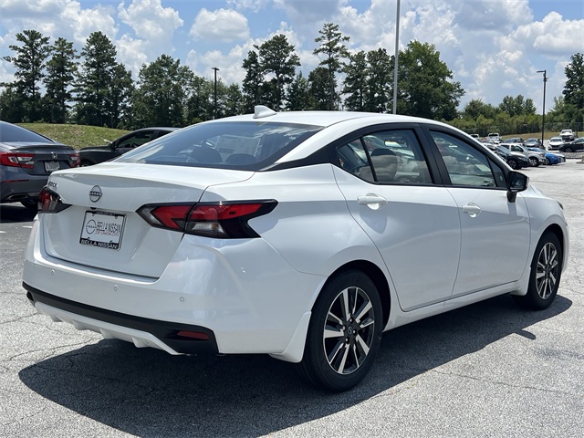 2025 Aspen White Tricoat Nissan Versa 1.6 SV FWD Sedan