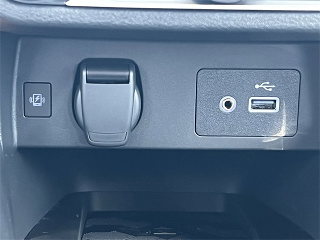 2025 Aspen White Tricoat Nissan Versa 1.6 SV FWD Sedan