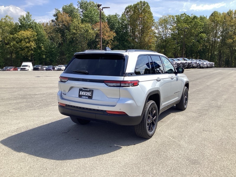 2025 Jeep Grand Cherokee Altitude X photo 2
