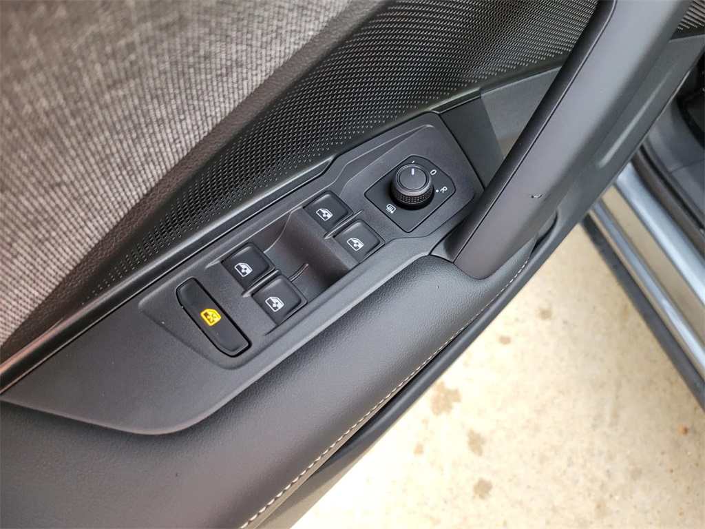 used 2025 Volkswagen Tiguan car, priced at $26,500