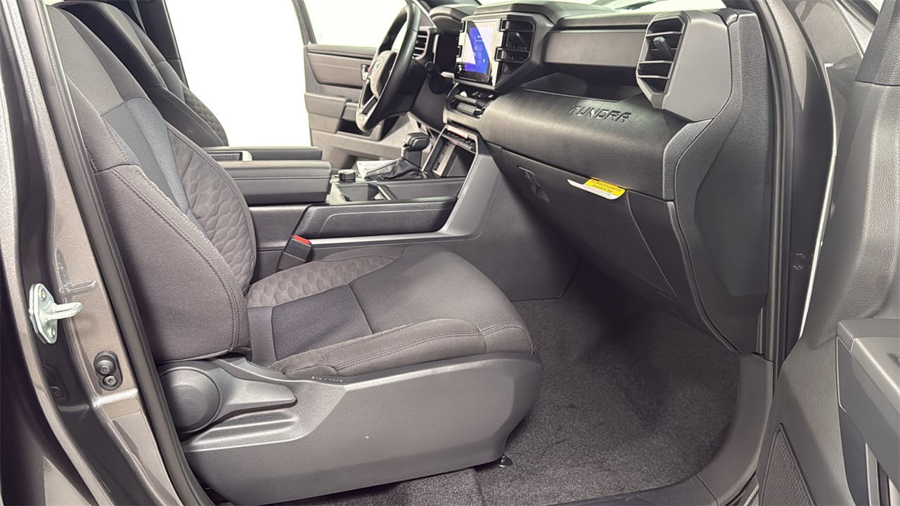 2026 Toyota Tundra SR5 CrewMax photo 17