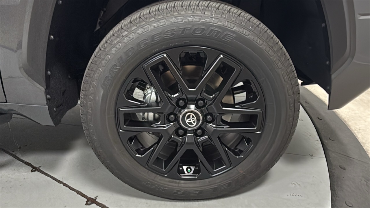 2026 Toyota Tundra SR5 CrewMax photo 20