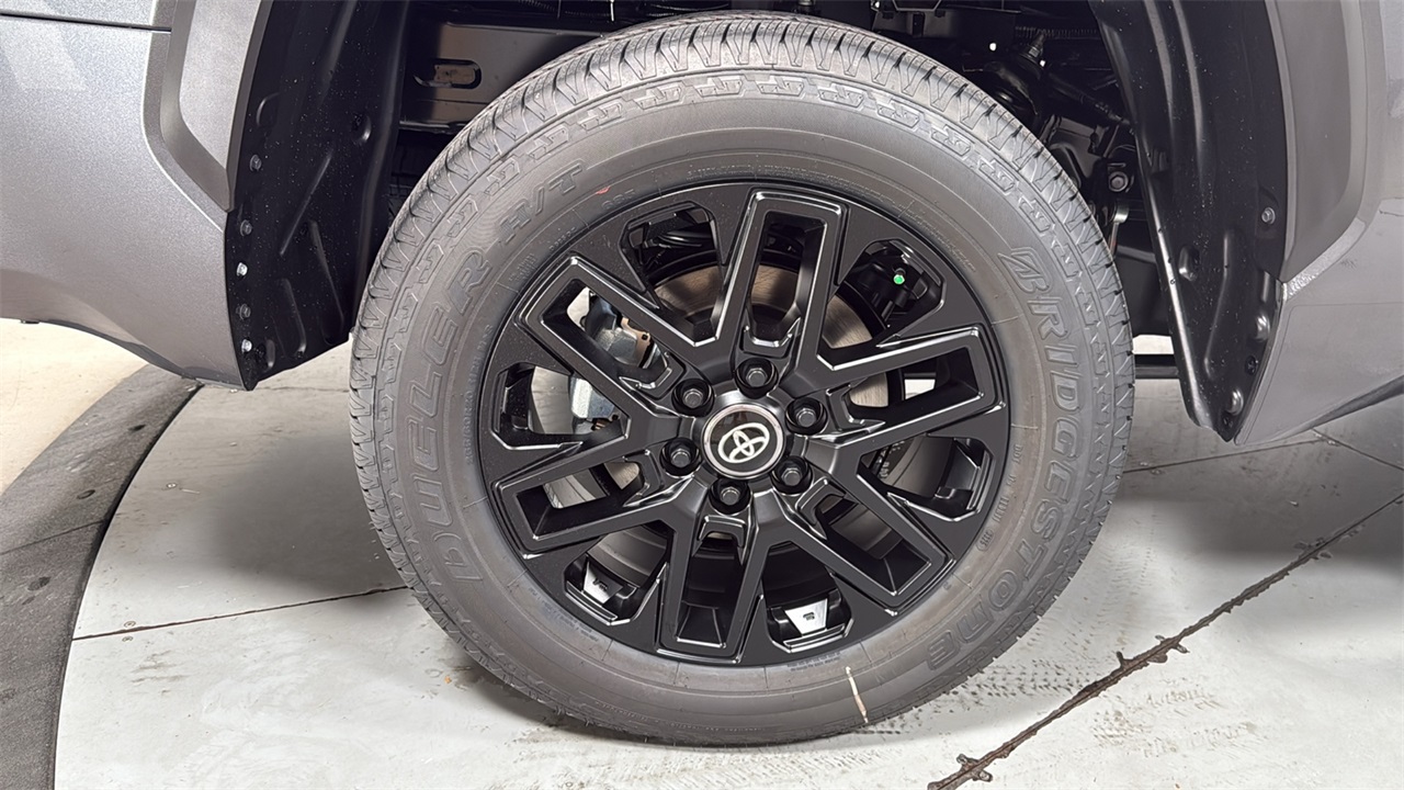 2026 Toyota Tundra SR5 CrewMax photo 21