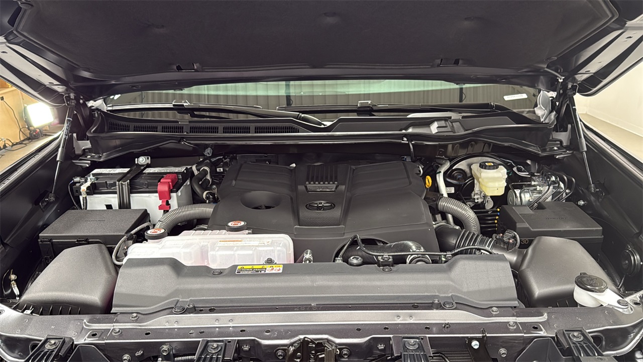 2026 Toyota Tundra SR5 CrewMax photo 24
