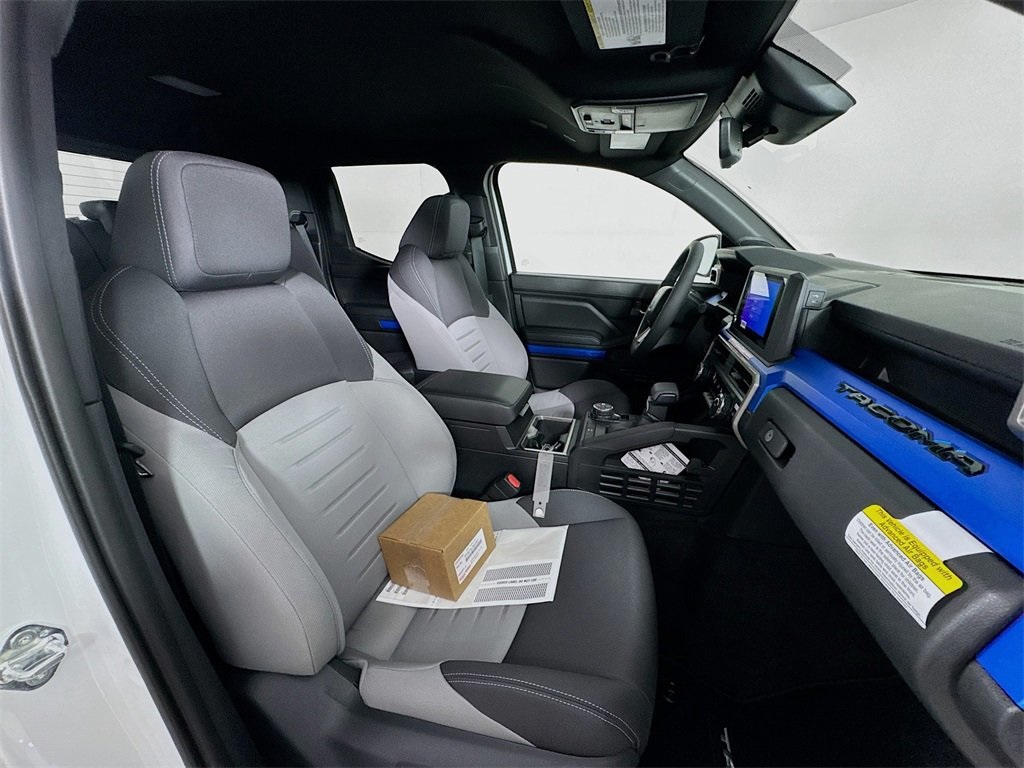 2025 Toyota Tacoma TRD Off-Road Double Cab photo 3