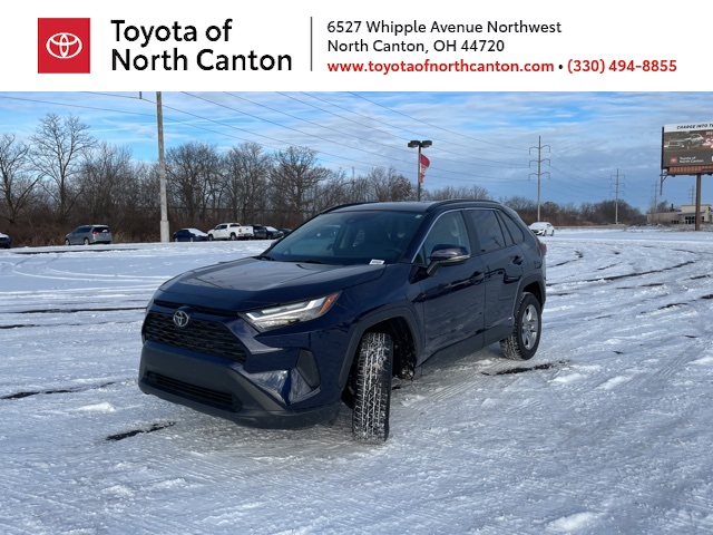 2025 Toyota RAV4 XLE's photo