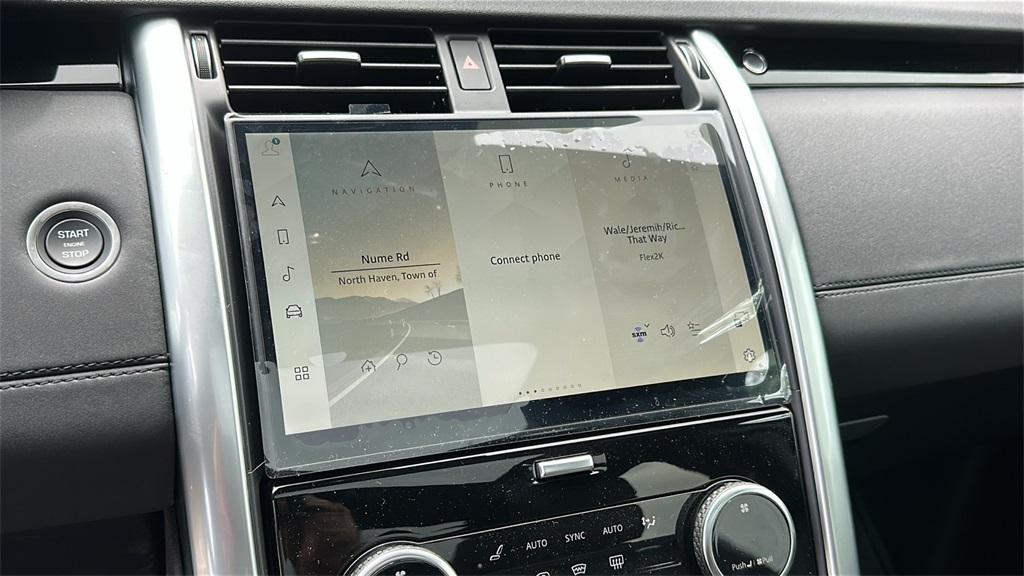 new 2025 Land Rover Discovery car, priced at $65,985